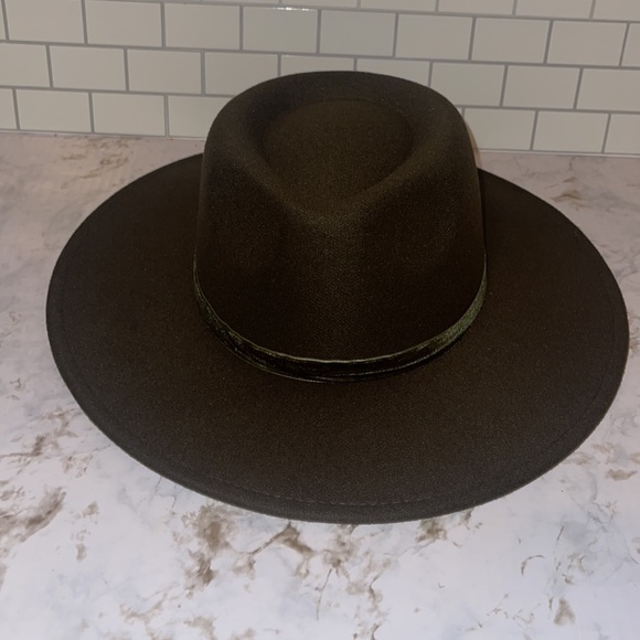 Fedora - Picture 2 of 3